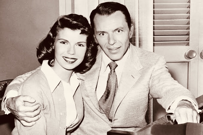 Boek Mr Brooks, de moderne crooner die de charme van Frank en Nancy Sinatra naar jouw evenement brengt. Stijlvol, warm en perfect voor bruiloften, gala’s, bedrijfsevents en hospitality. Ontdek zijn tijdloze sound.
